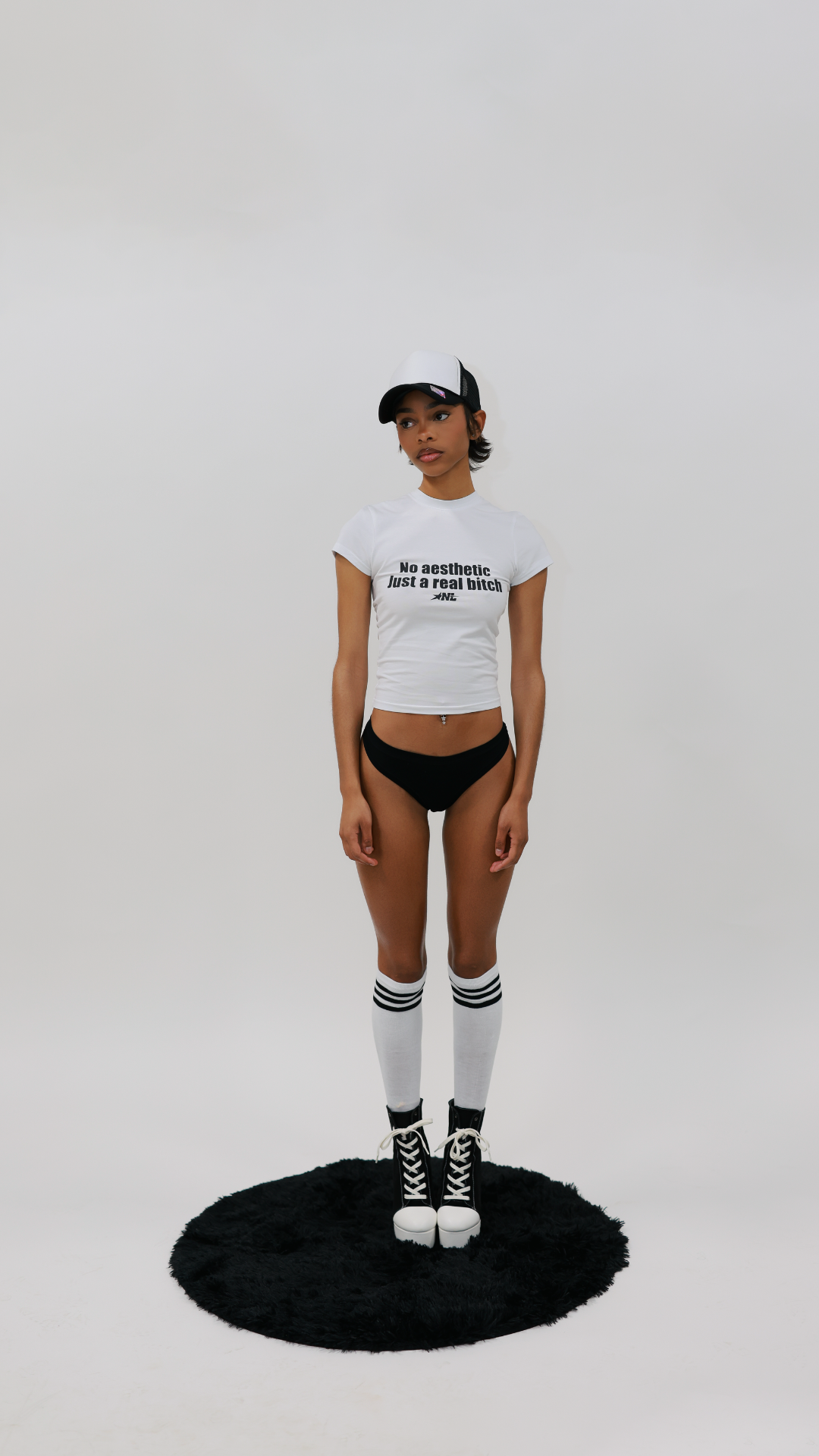 NO AESTHETIC TEE
